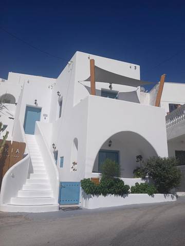 Gîte pour 4 personnes, avec balcon et vue à Thera