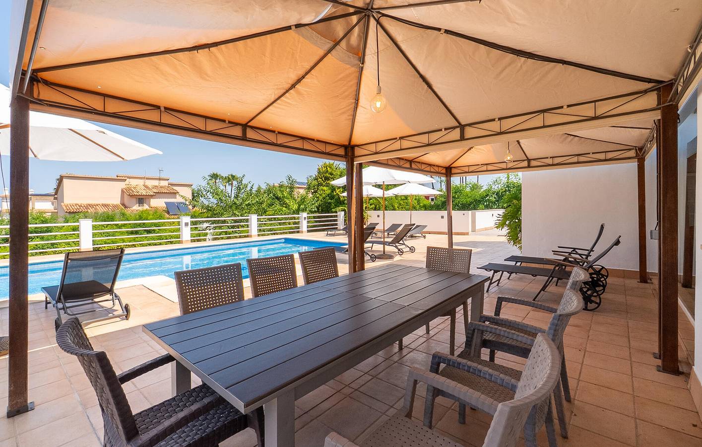 Sea View Apartment with Pool, Terrace & WiFi near Four Seasons in Sa Torre, Llucmajor