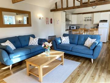 Log Cabin for 4 People in Suffolk, East of England, Photo 4