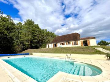 Cottage pour 6 personnes, avec piscine à Tursac