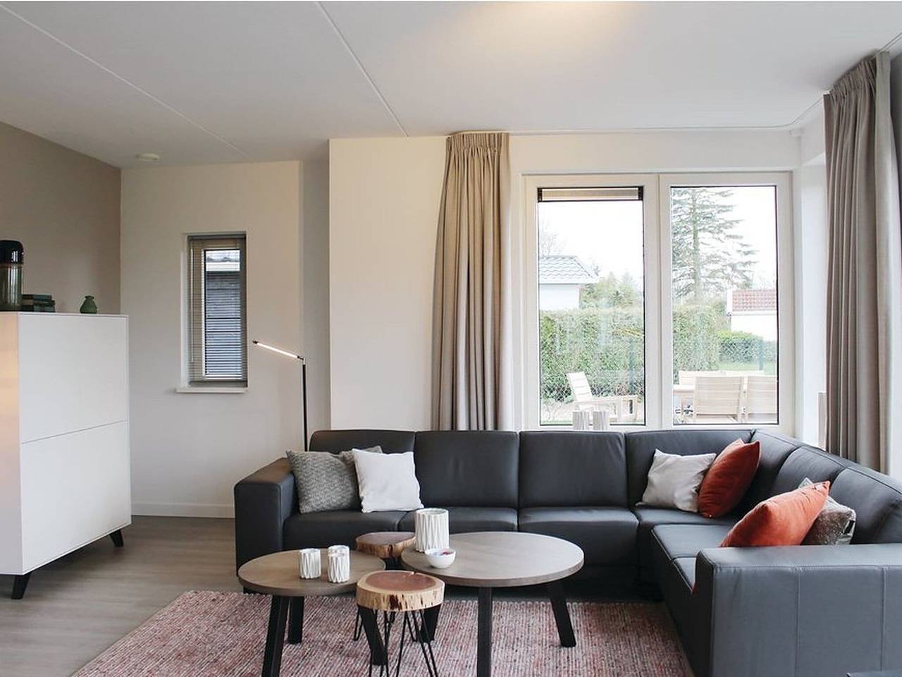 Villa in Friesland mit Wassersteg in Idskenhuizen, Ijsselmeer