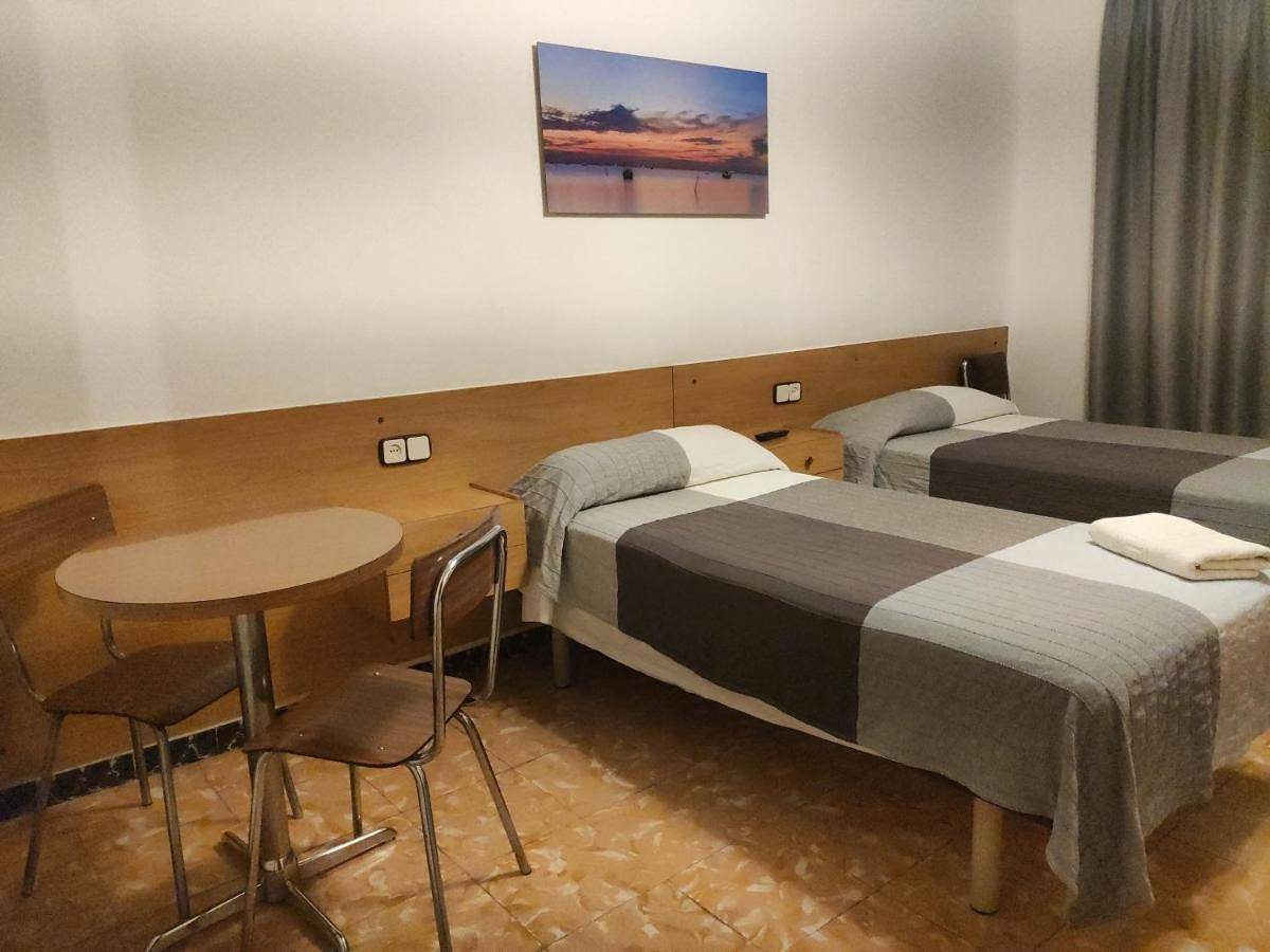 Standard Twin Room with Shared Bathroom in Avinyó, Pla de Bages DO