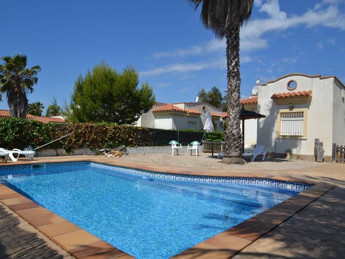 Maison de vacances pour 4 personnes, avec piscine ainsi que terrasse et jardin - 1