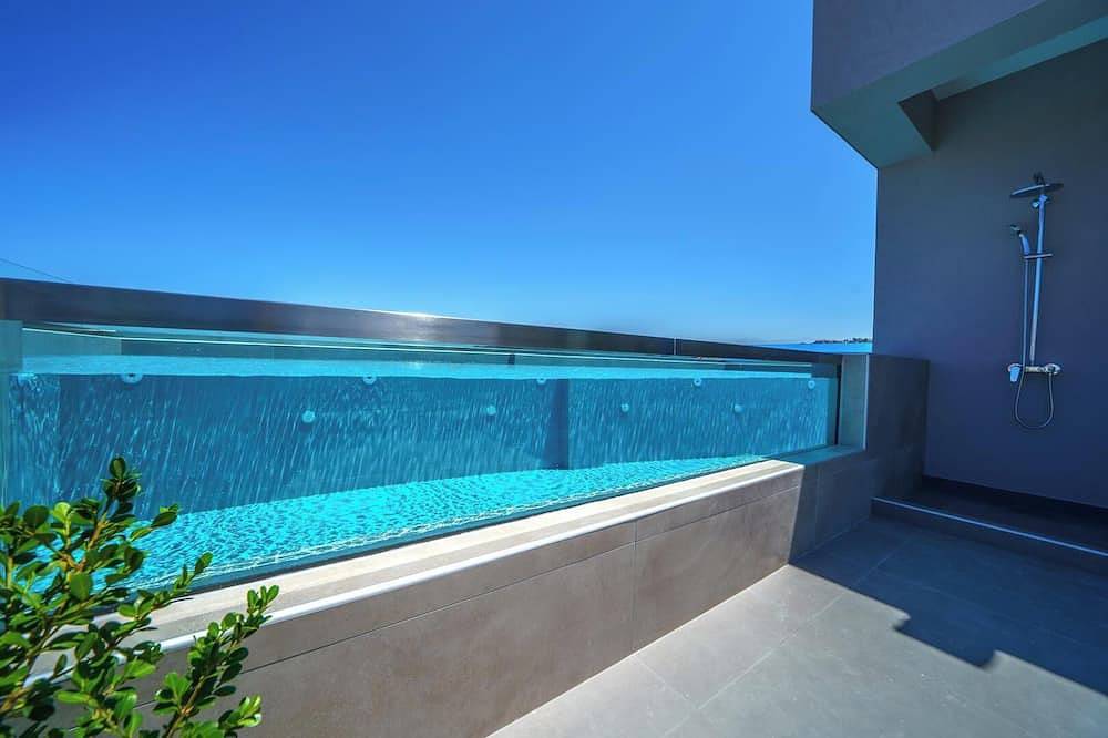 Naval villa-Panoramic sea view villa with heated  roof pool in Tavronitis, Chania und Umgebung