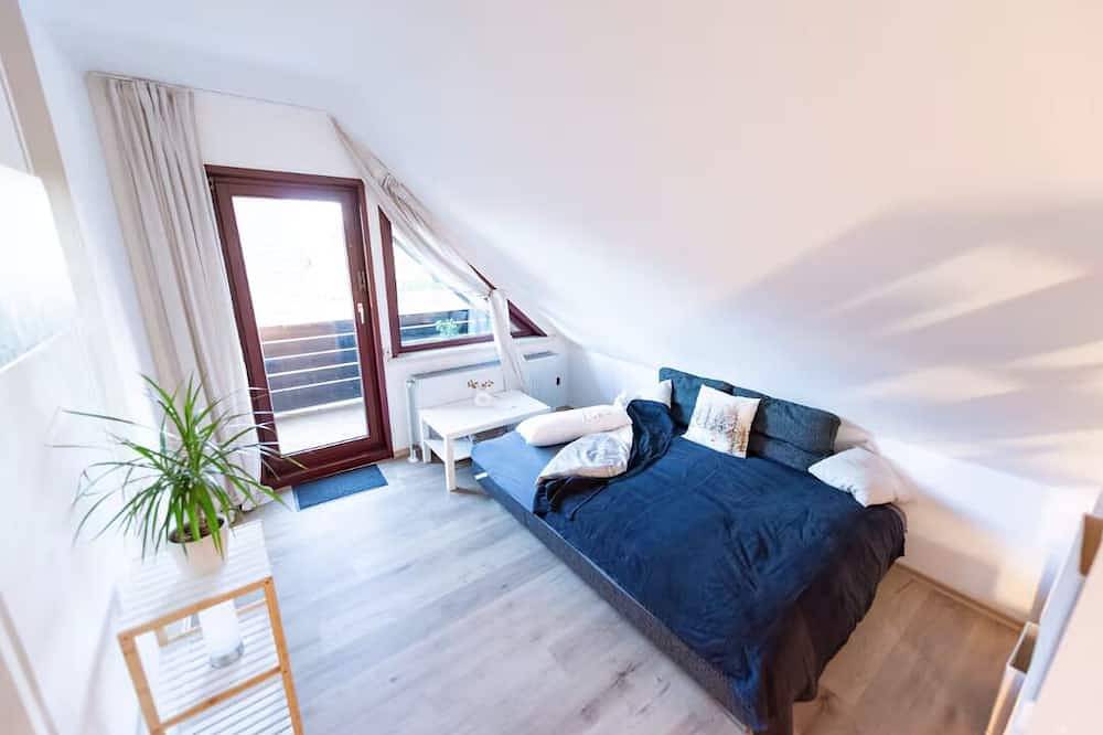 Ganze Wohnung, Helle Ferienwohnung mit sonniger Loggia in Celle, Aller-Leine-Tal