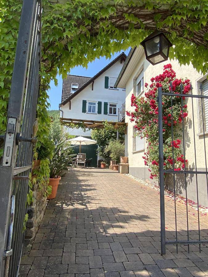 Ferienwohnung für 4 Personen, mit Balkon in Bremm