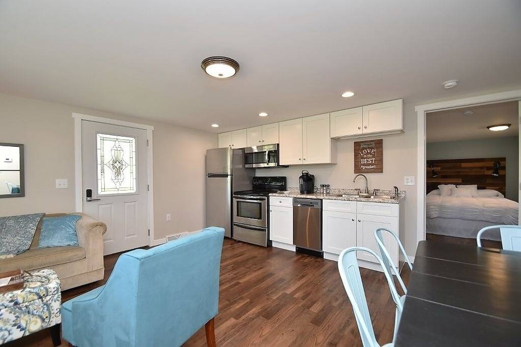 Evening Primrose Cottage at Blue Jay Orchard in Geauga County