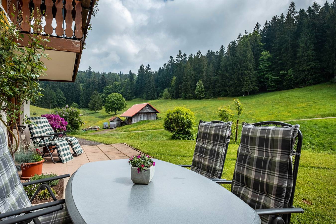 Ganze Wohnung, Ferienwohnung 'Rose' mit Bergblick, privater Terrasse und Wi-Fi in St. Märgen, Südschwarzwald