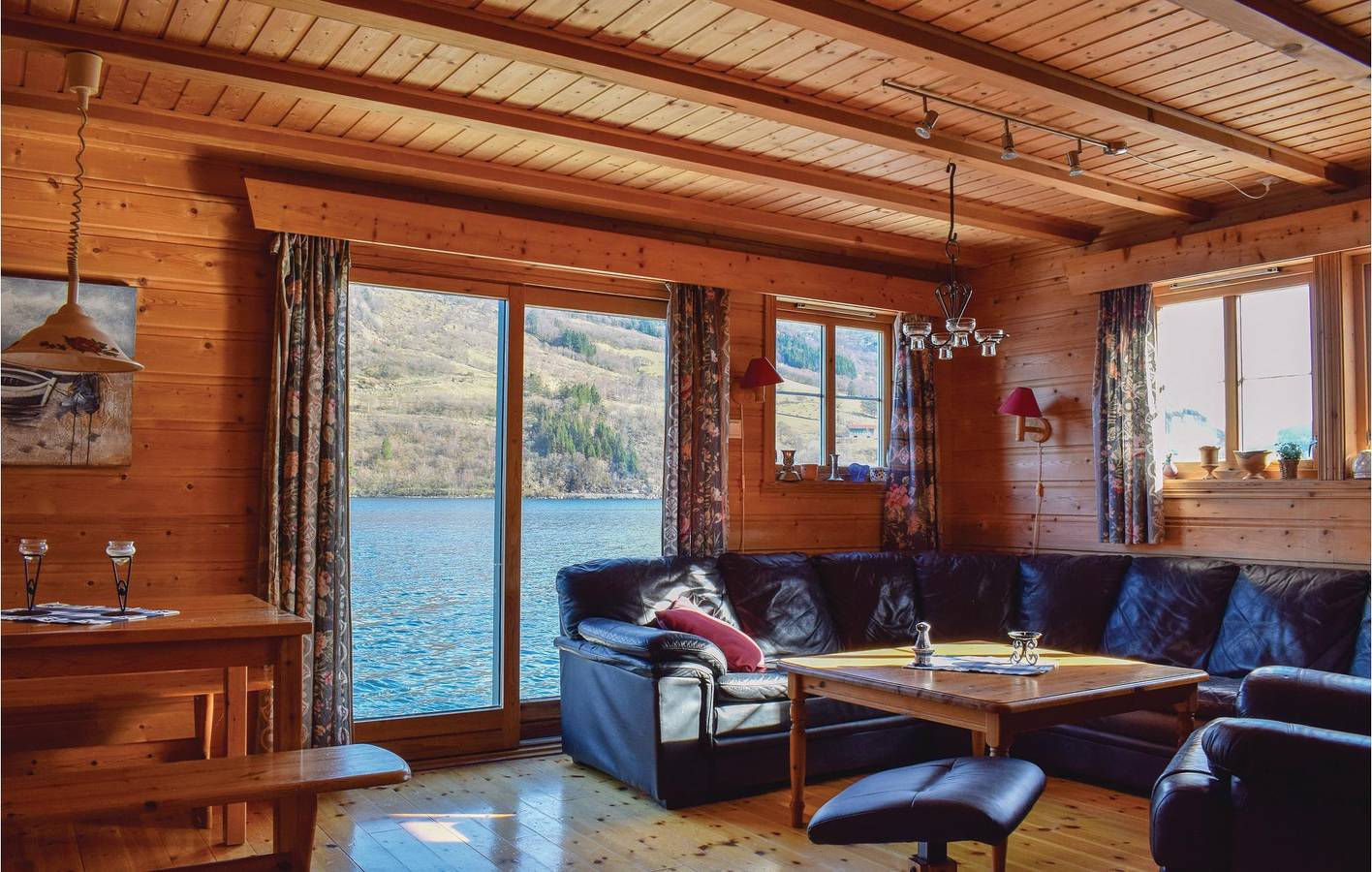 Ferienhaus für 6 Personen mit Terrasse in Vindafjord