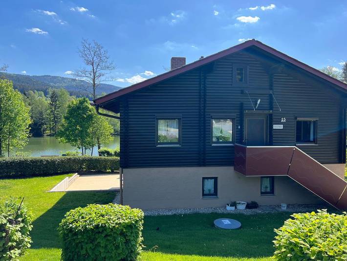 Ferienwohnung für 4 Personen, mit Terrasse und Garten sowie Seeblick in Regensburg