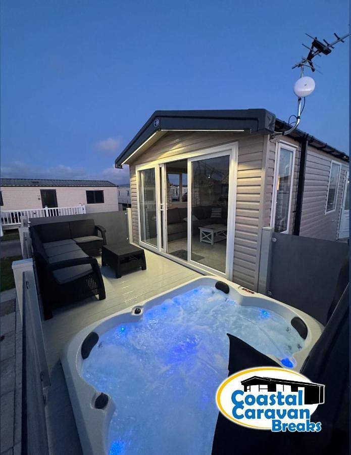 Camping for 6 people, with balcony and hot tub, child-friendly in Ingoldmells