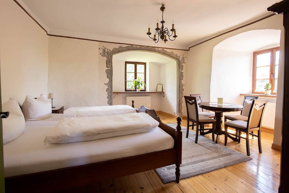 Castle Apartment 5 - A Place in the Green in Wiesloch, Kraichgau