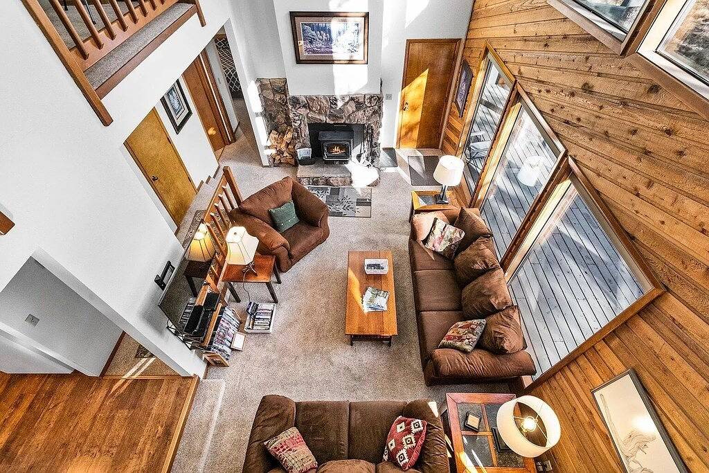 Private home with hot tub, 8 Sharc passes, bike paths, close to Deschutes River in Sunriver, Deschutes County