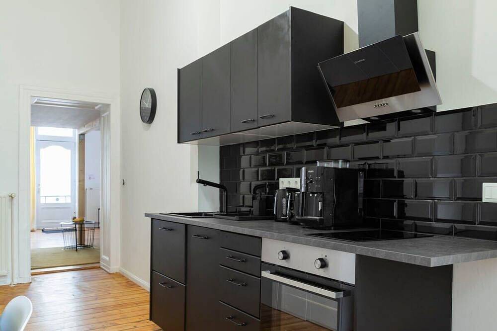 Ganze Wohnung, Modern plus Ac plus Selfcheckin in Wedding Berlin, Berlin