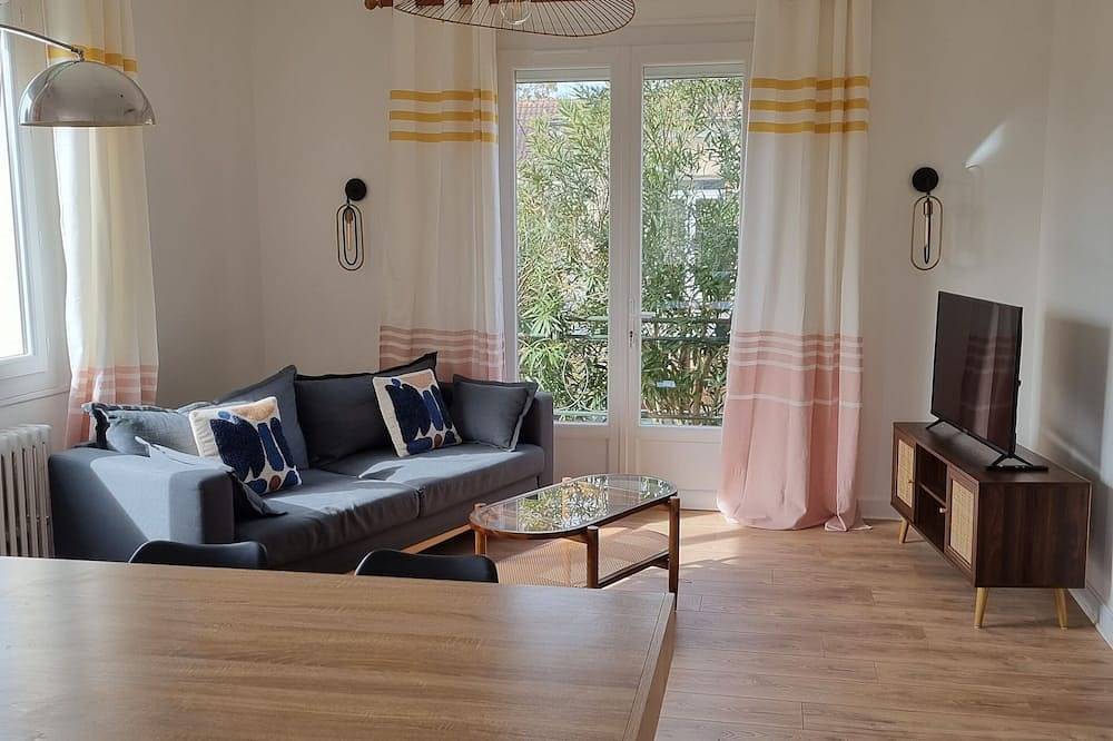 Maison Rénovée en Ville. Le Calme D'une Impasse à 5min à Pied de L'hyper Centre in Bergerac, Périgord Pourpre