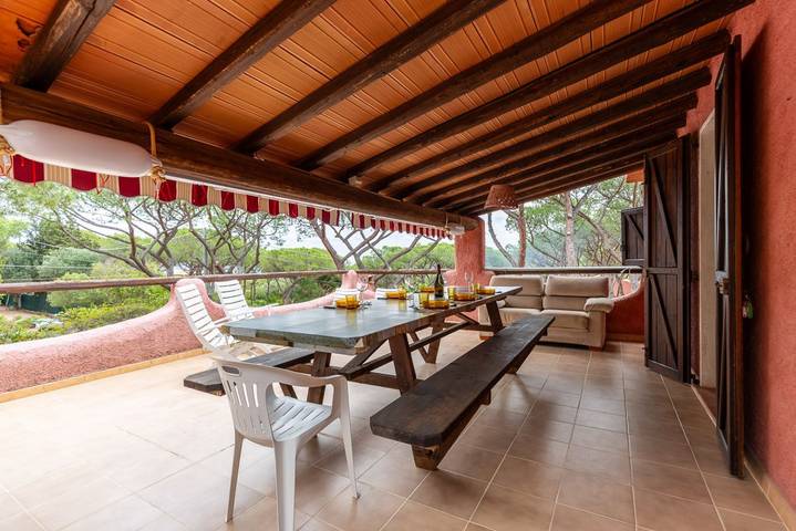 Ferienhaus für 8 Personen mit Balkon/Terrasse in Santa Margherita di Pula, Pula und Umgebung
