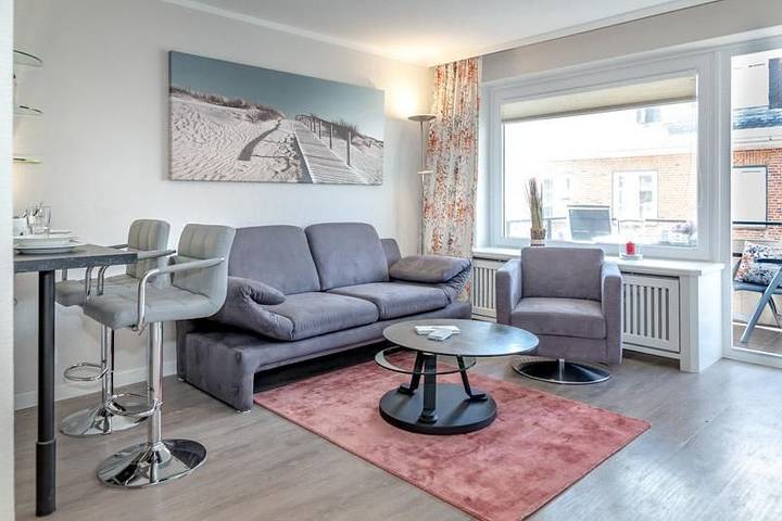 Ganze Wohnung, Moderne 2-Zimmerwohnung mit Stellplatz am Strand in Westerland, Sylt (Gemeinde)