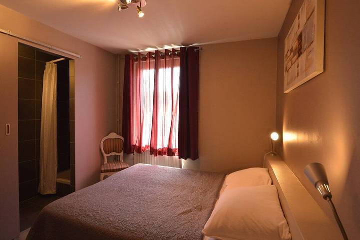 Location de vacances pour 18 personnes, avec terrasse ainsi que jardin et sauna, animaux acceptés à Stavelot - 3