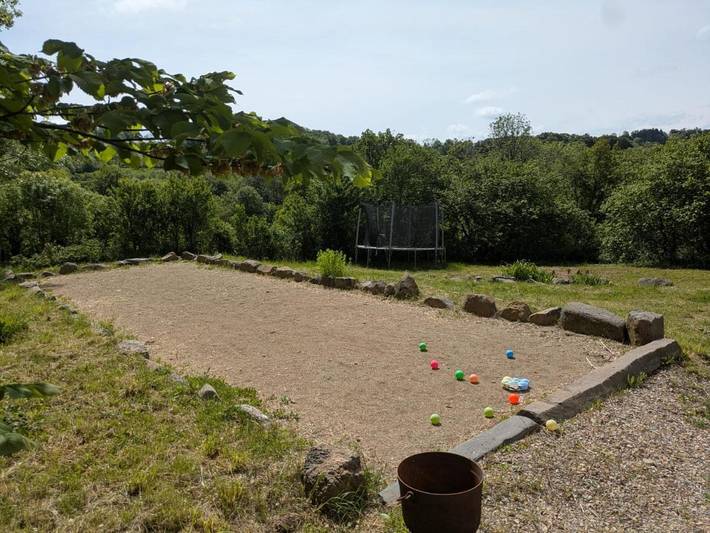 Location de vacances pour 10 personnes, avec jardin à Cassuéjouls - 4