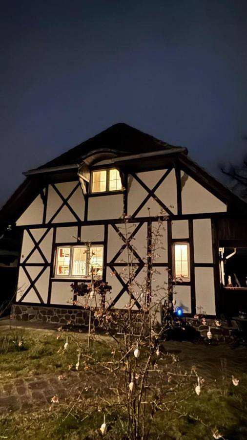 Ferienhaus für 4 Personen, mit Balkon und Terrasse sowie Garten und Seeblick in Bestensee