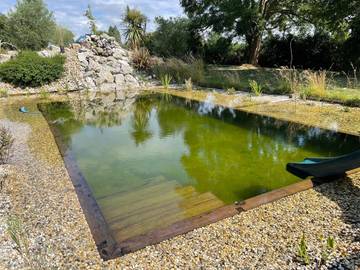 Gîte pour 4 personnes, avec piscine et jacuzzi ainsi que terrasse et jardin à Teloché