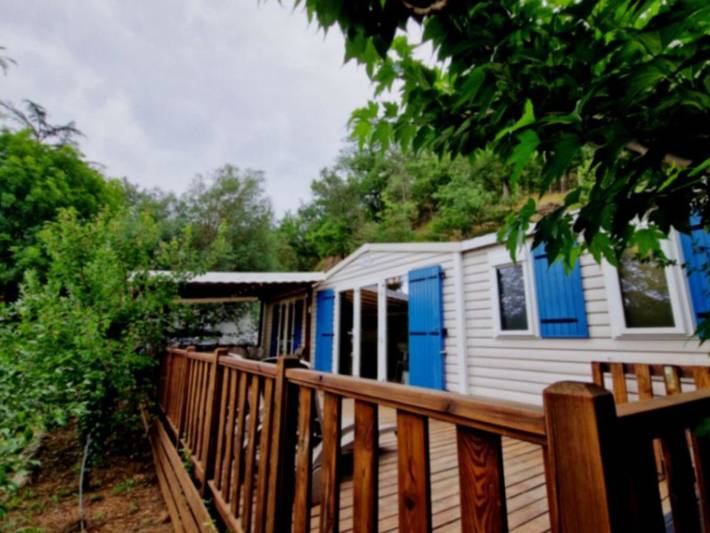 Mobil home pour 4 personnes, avec terrasse et piscine à Espira-de-Conflent