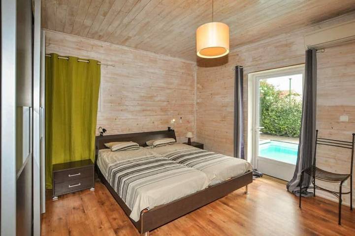 Location de vacances pour 8 personnes, avec jardin et terrasse, animaux acceptés à Saint-Laurent-de-la-Salanque - 2