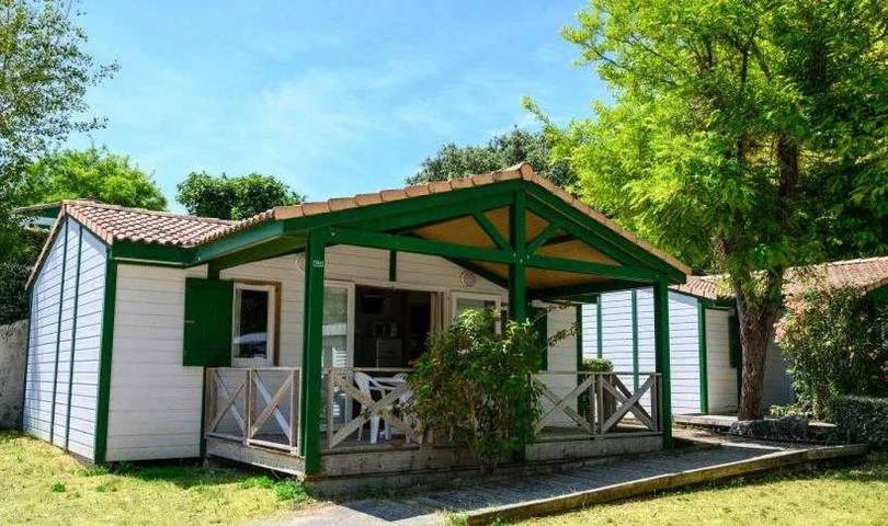 Chalet für 4 Personen, mit Kinderpool und Whirlpool in Saint-Georges-d'Oléron