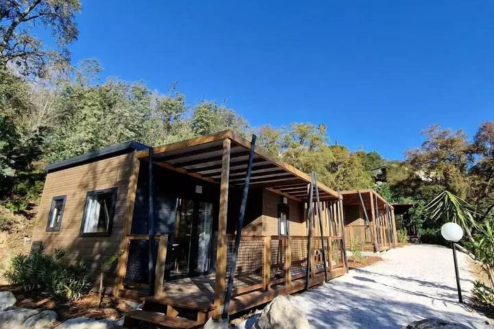 Chalet für 4 Personen, mit Terrasse