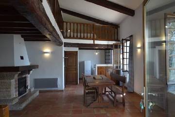 Gîte pour 3 personnes, avec terrasse à Fox-Amphoux