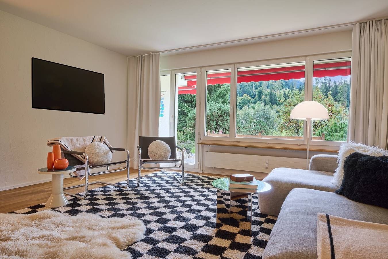 Ferienhaus 'Wef 2026' mit Bergblick, Gemeinschaftsterrasse und Wlan in Klosters-Serneus, Davos Prättigau