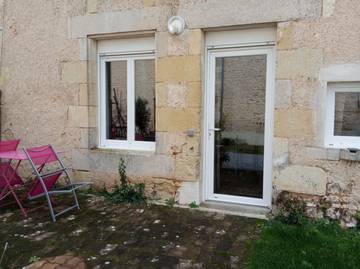 Gîte pour 2 personnes, avec terrasse et piscine, animaux acceptés en Nouvelle-Aquitaine