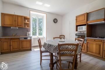 Gîte pour 6 Personnes dans Avèze, Région de Besse-et-Saint-Anastaise, Photo 4
