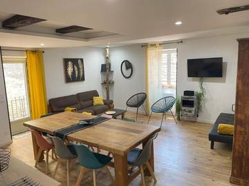 Gîte pour 7 personnes, avec jardin et vue à Montvalent