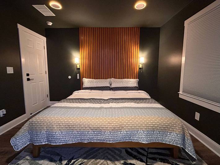 Vacation house for 10 people, with balcony and yard in Georgia