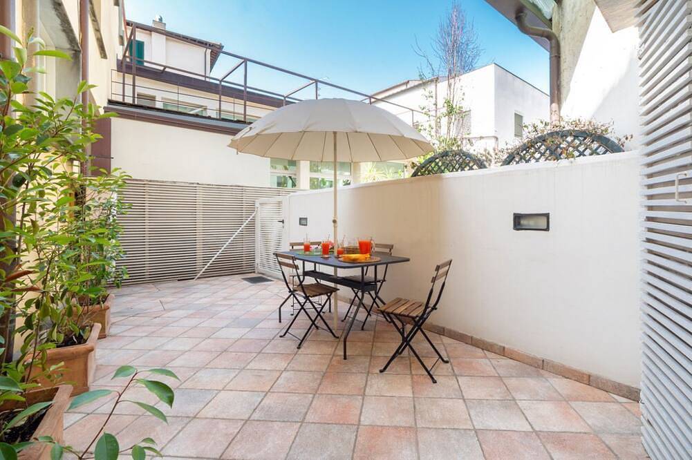 Appartement entier, La casa di Remo Ground-floor with a patio in Florence city center, Florence