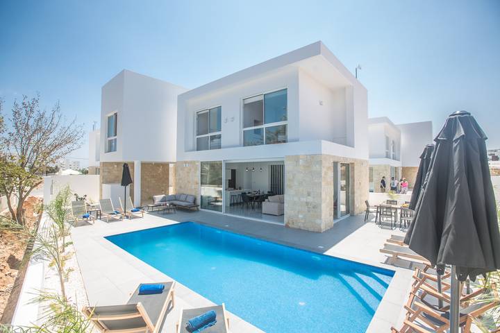 Vakantiehuis voor 9 personen, met tuin in Cyprus (eiland)