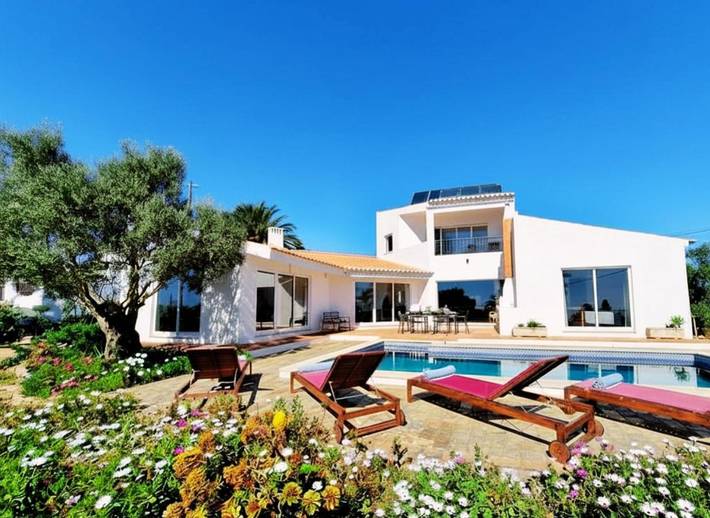 Villa para 8 pessoas, com Terraço e Jardim e ainda Piscina and Vista em Salema