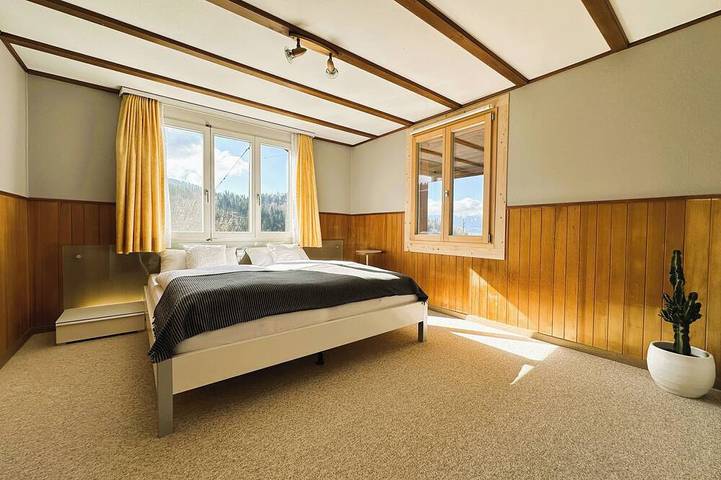 Geheel appartement, Time out for families - modern apartment near Lake Thun, Emmental and the Alps in Fahrni b. Thun, Fahrni