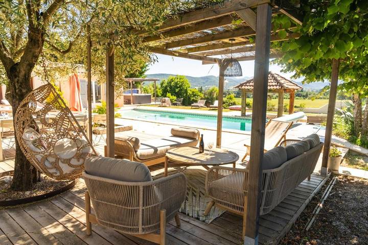 Location de vacances pour 15 personnes, avec piscine ainsi que vue et jardin, animaux acceptés à Marsanne - 3