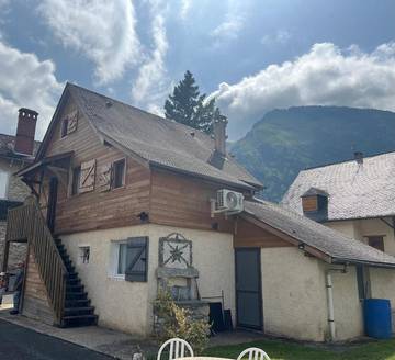 Gîte pour 4 personnes, avec vue et jardin à Laruns