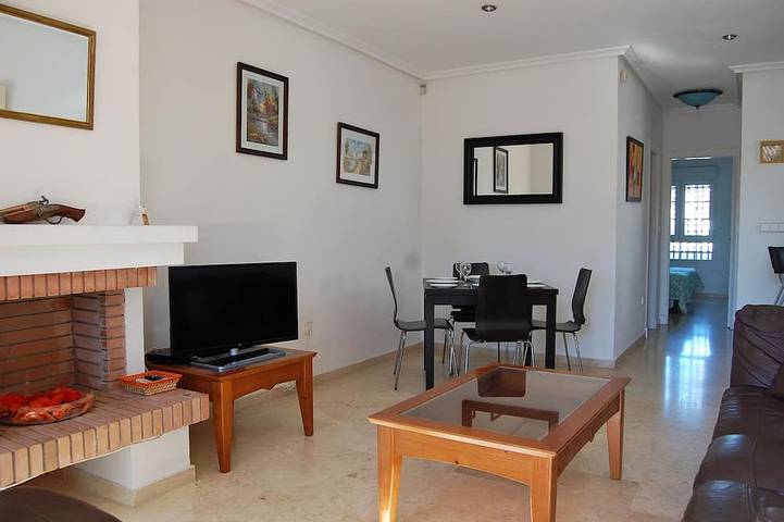 Appartement entier, Las Violetas 2 bed apt, Villamartin Plaza, Golf, Beach Sun & Food in Villamartín (Orihuela), Orihuela