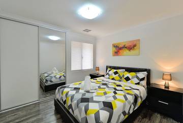 Holiday Home for 10 People in Mandurah, Western Australia, Photo 1