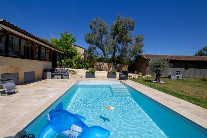 Location de vacances pour 5 personnes, avec jardin et jacuzzi ainsi que terrasse et piscine à Limeuil - 3