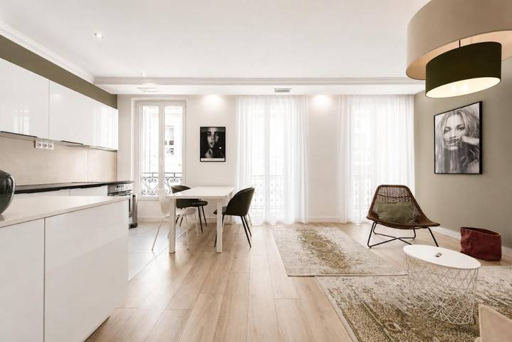 Gîte pour 4 personnes, avec vue et terrasse dans Casino De Saint Raphael
