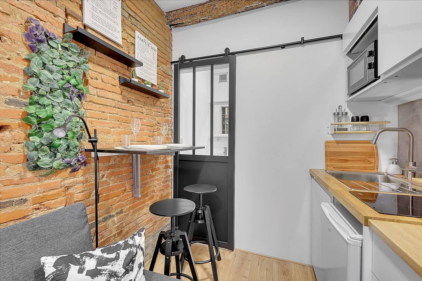 Estudio entero, Getaway For 2, Beautiful Studio Near The Garonne in Capitole (Toulouse), Toulouse