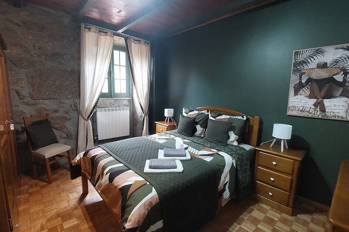 Location de vacances pour 16 personnes, avec terrasse et jardin, animaux acceptés dans Vila Verde - 2