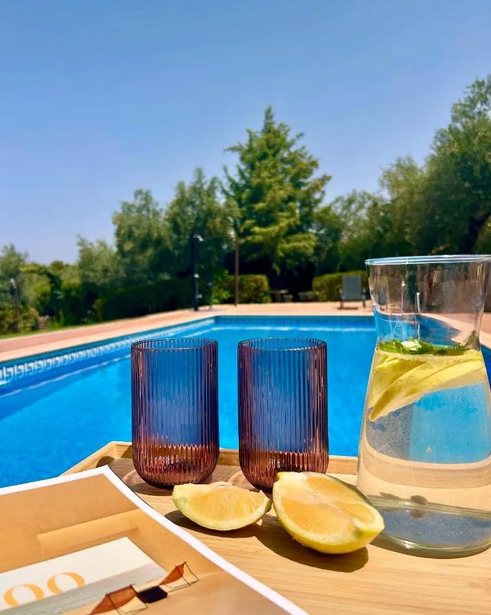 Apartamento de vacaciones para 2 personas, con jardín además de jacuzzi y piscina - 1