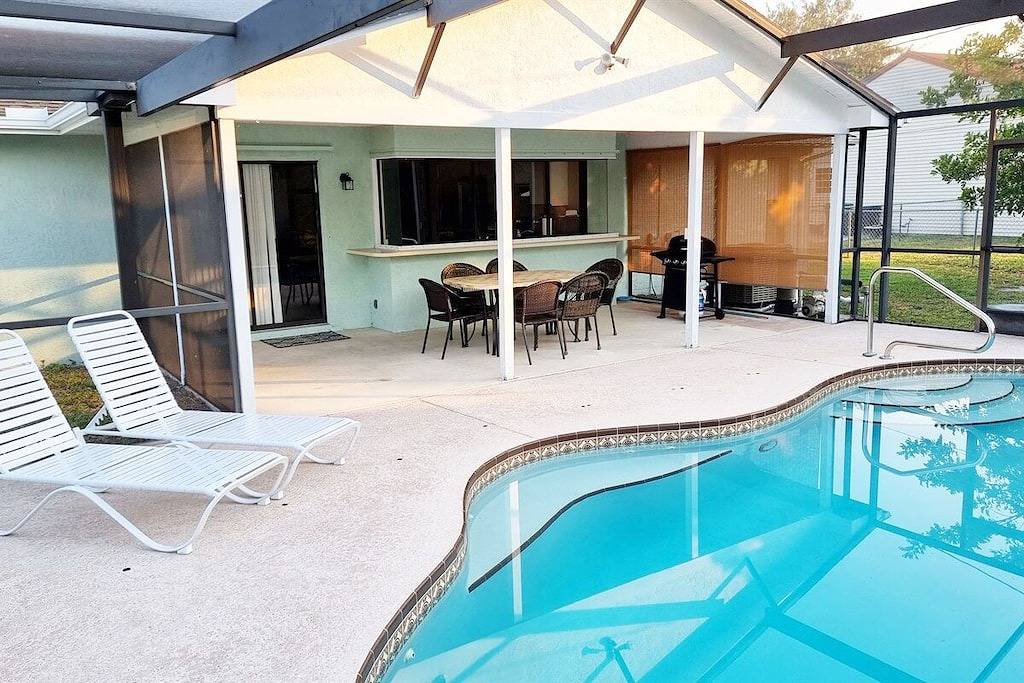 Cozy 3Br Pool Home Near Beaches Family & Pet Friendly in Port St. Lucie, St. Lucie County