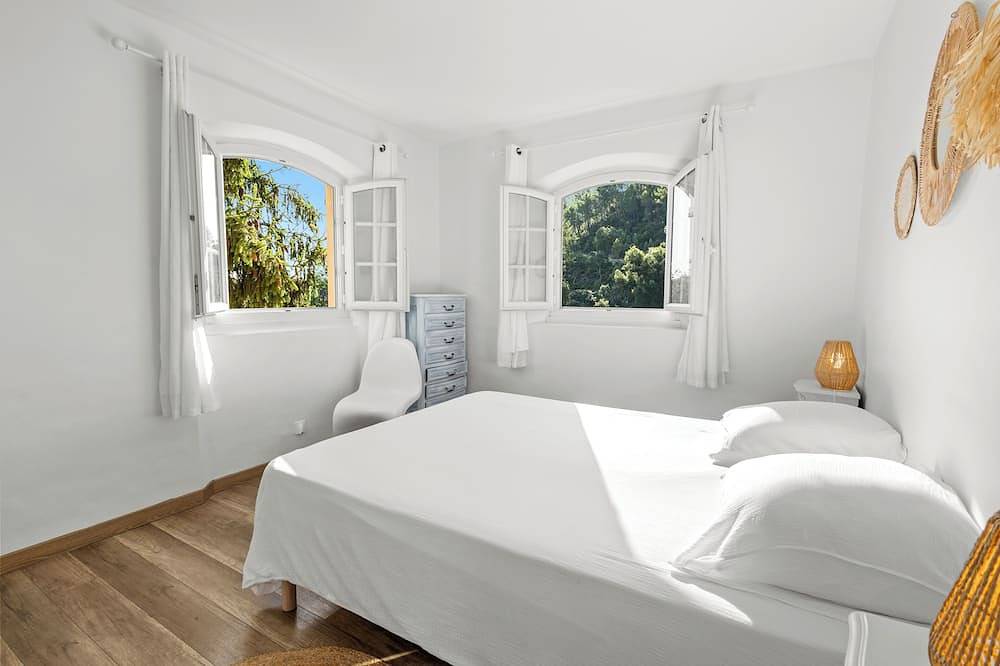 Vacation home, 250 m from the beach in Théoule-sur-Mer, Massif de l'Esterel